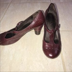 Biviel Burgundy Heels